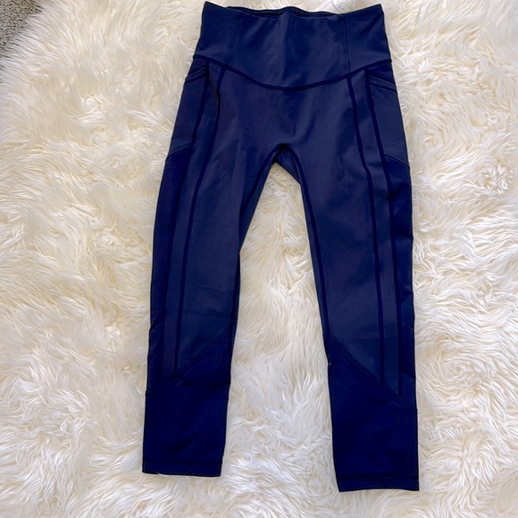 Lulu lemon women’s athletics pants size 8. Navy blue with pockets. - Picture 1 of 5